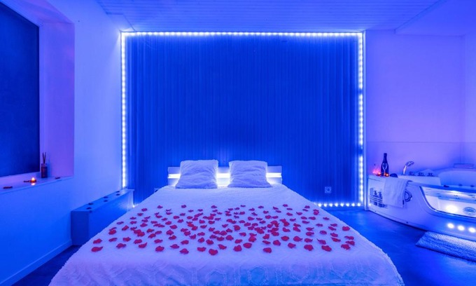 Sault Apartment | Suite Romantique