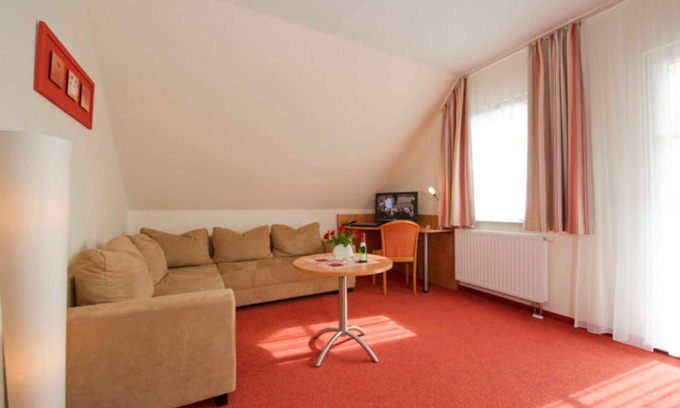Gohren House | Suite with balcony 2 - Hotel Sonnenklahr 44003