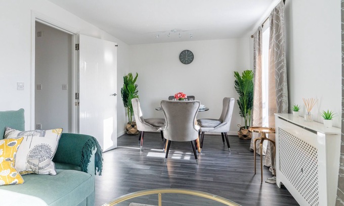 Abbey Wood Apartment | Suites by Rehoboth ★ Abbey Wood ★ London Zone 4