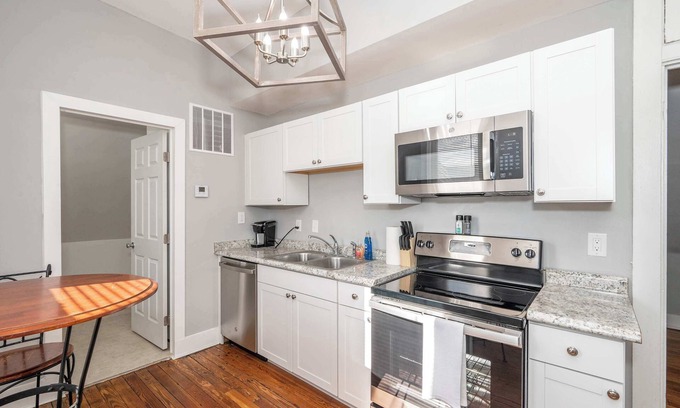 Covington Condo | Suites on Main 3 Summ