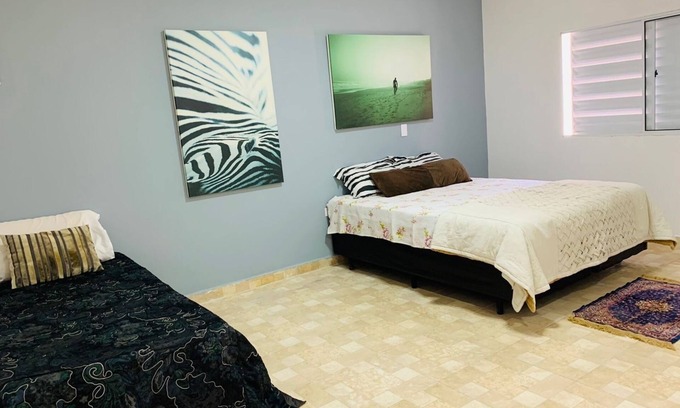 Enseada Apartment | Suites Seasonal Rental Guarujá comfortable suites located on the best beach!