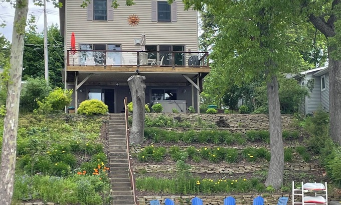 Gregory House | Summer '26 Monthly Rental Lakefront Home Ann Arbor/Chelsea/Dexter & Rec Trails
