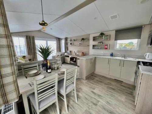 Padstow House | Summer Breeze @ Seven Bays, Padstow