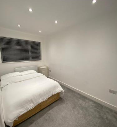Hale House | Summer budget double room