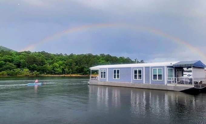 Royal Boat Rental | Summer Dates are Booking Fast!