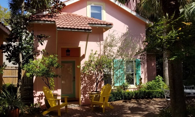 Miramar Beach Cottage | SUMMER DEALS - Charming BEACH Cottage & Private Beach - Includes Bicycles!