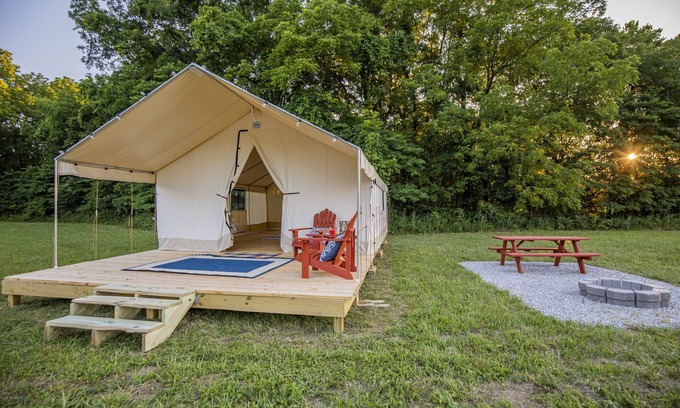 Cassville RV Rental | Summer Escape near Roaring River State Park