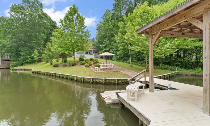 Eatonton House | Summer Fun in Lakeside Luxury: Spacious Home, Pet-Friendly, Near Attractions + Hiking