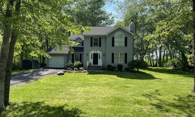 East Stroudsburg House | Summer fun Poconos Watergap: stunning water views, dock, firepit, movie room
