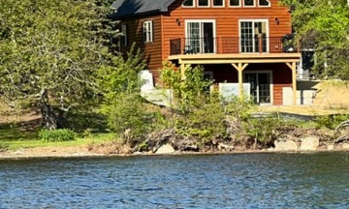 Smithfield Cottage | Summer Getaway on North Pond - Hidden Harlow Lane Retreat