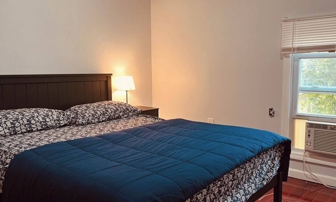 Elmont Apartment | Summer House