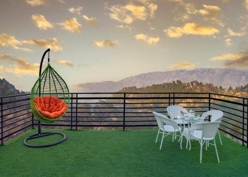 Dharampur Apartment | Summer Pine Apartments l Best Seller I Vacations I Family Events I Pet friendly l Open Air Lawn I Sky Bonfire l Serviced Apartments I By Summer Pine kasauli