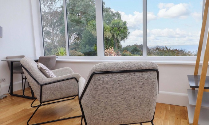 Llanbedrog Cottage | SUMMER ROOM, romantic, country holiday cottage in Llanbedrog