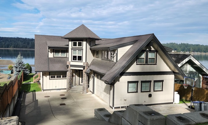 Belfair House | Summer Special - Enjoy This Beautiful Southshore Waterfront Vacation Home Now!