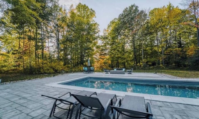 South Haven House | Summer Time Vibes! Heated Pool, Hot Tub, Game Room