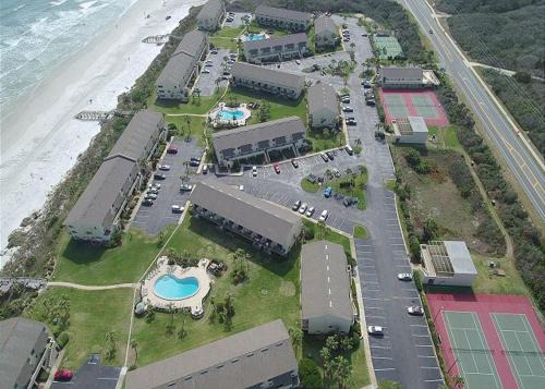 Crescent Beach House | Summerhouse 101