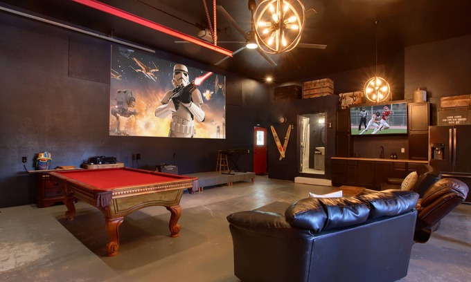 Coarsegold House | Summers@BOM, YosemiteBassLake, Sleeps 22, hottub, MovieGameBilliardsPlay