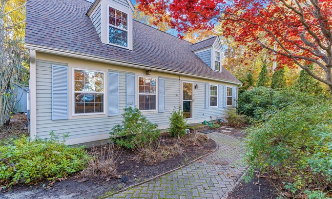 Summersea House | Summersea – Charming 4 BDR in Golf Community!
