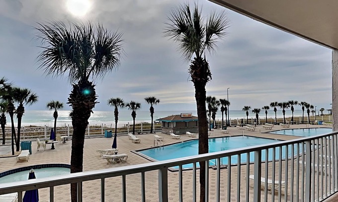 Panama City Beach Resort | Summit Beach Resort by Southern Vacation Rentals