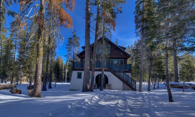 Sugar Bowl Resort House | Summit Crossing - Beautiful House nestled in the California's Sierra