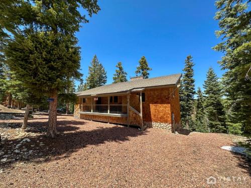 Duck Creek Village House | Summit Pines Hideaway - Amazing Mountain Views!