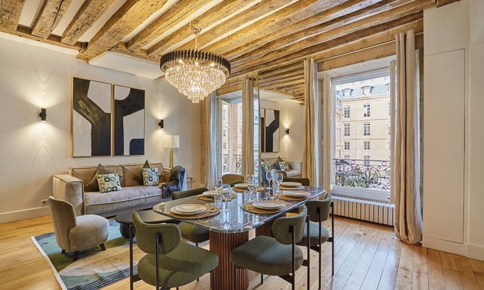 Paris City Center Apartment | Sumptuous Apartment Louvre/palais Royal