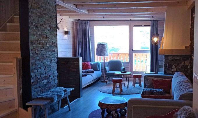 Val-Thorens Ski Chalet | Sumptuous chalet of 130 m² for 11 guests, it is facing full with a view of the mountains.