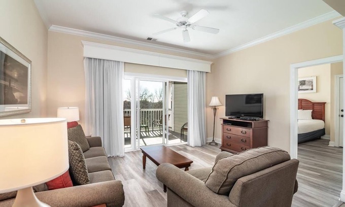 Pawleys Island Hotel | Sun and Fun 1 Bedroom Resort View Suite Sleeps 4
