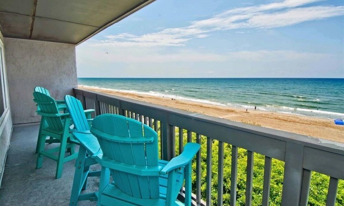 Pine Knoll Shores Condo | Sun Bay 6 - Oceanfront Condo in Atlantic Beach, NC!