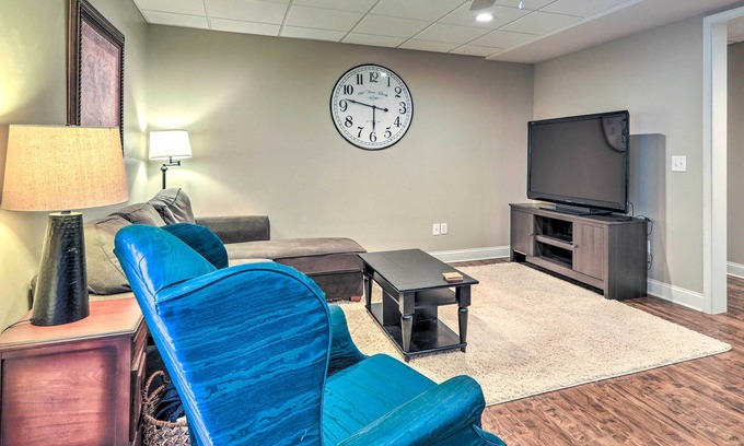 Inman Apartment | Sun-Dappled Fayetteville Apt on 10 Acres!