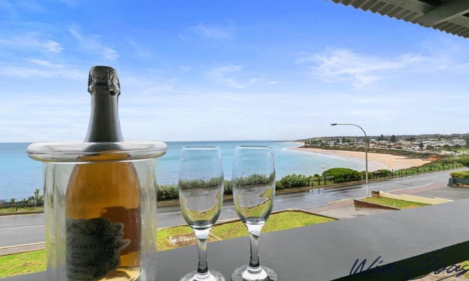 Christies Beach House | Sun Daze by Wine Coast Holiday Rentals