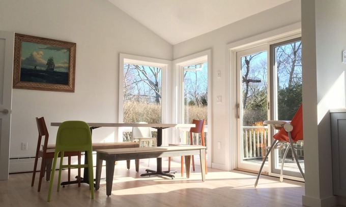 North Haven House | Sun-filled 3-bedroom in a quiet setting