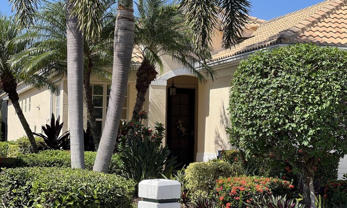 Braden River House | Sun, golf, warm weather! What more can we say! Beautiful home great location!