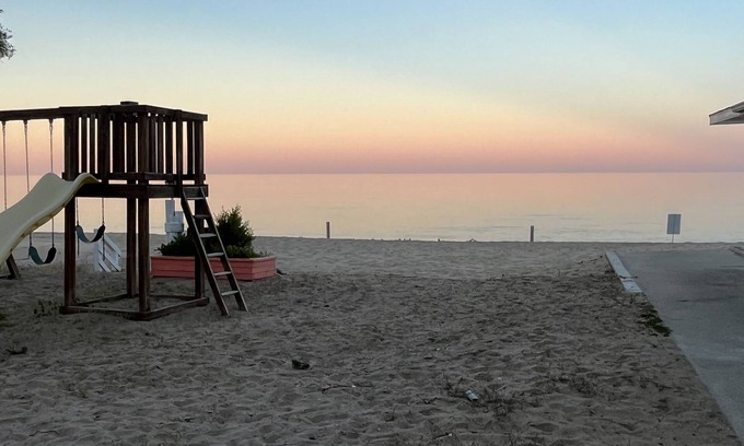Oscoda Resort | Sun-Kissed Beach Entire beach resort rental in Lake Huron! 6 cottages Sleeps 41