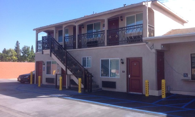 Downey Hotel | Sun Light Motel