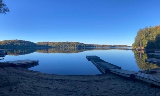 Dysart et al Cottage | Sun, Sand & Serenity – Perfect Cottage for Families by the Lake!