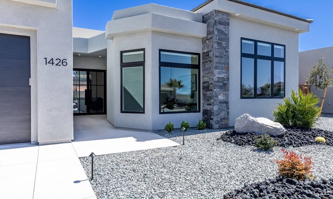 Washington House | Sun Seeker 2 Bedroom Home by RedAwning