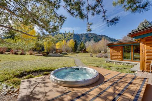 Weyyakin Ranch House | Sun Valley Log Home with Hot Tub and Mtn Views!
