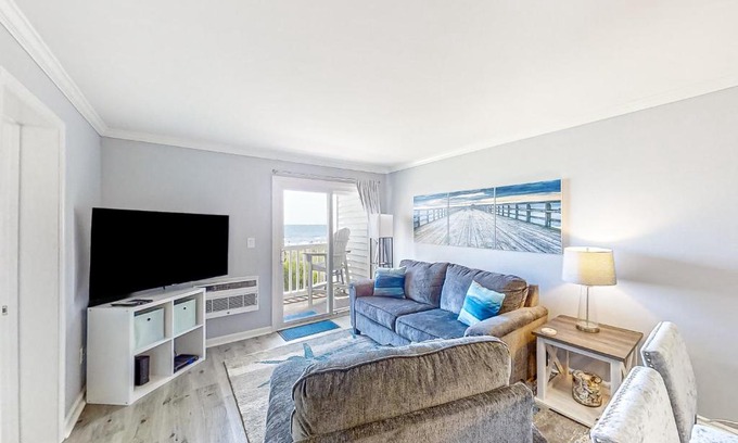 Crescent Beach Apartment | Sun Villa B-2