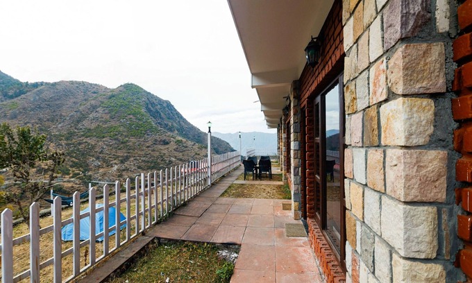 The Mall Road Hotel | Sun Village Resort By GRB