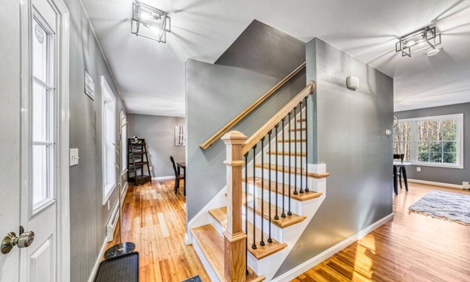 Mount Sunapee House | Sunapee Lake and Mountain Escape