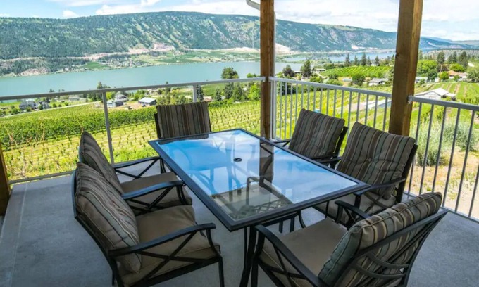 Central Okanagan Other | Sunblush Acres - Entire 5 Bedroom Lake View Home