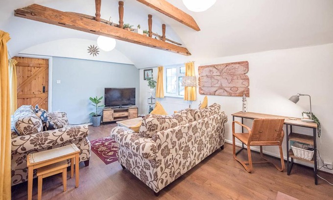 Saxmundham House | Suncatch Corner, Saxmundham