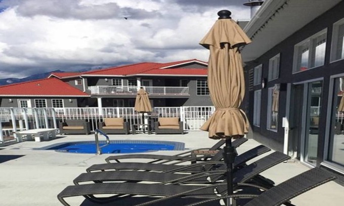 East Kootenay Condo | Sunchaser Vacation Villas at Riverside 1BR SATURDAY Check-In