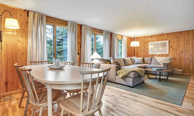 Sunday River Area Ski Chalet | Sunday River less than 1 mile! Hot Tub! Fire Pit! Sleeps 10!