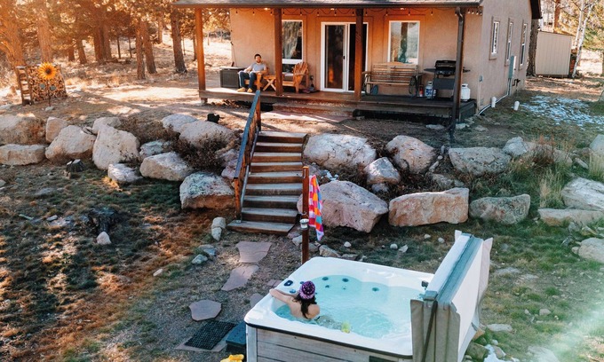 Florissant Cabin | Sunflower Cabin- Mountain Views- Hot tub
