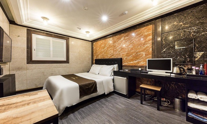 Dongseon-dong Hotel | Sungshin University Station PAV