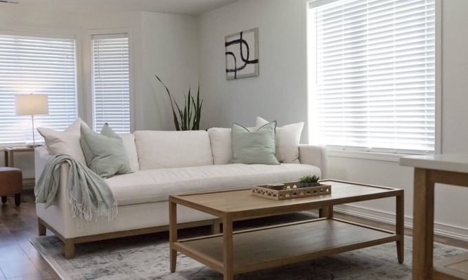 Moses Lake House | Sunlit Sage House - a peaceful retreat. 3 bed 2 bath bright & clean home
