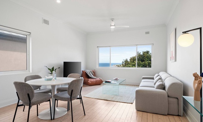 Tamarama Apartment | Sunny 1-Bedroom Apartment in Tamarama