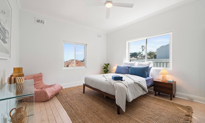 Tamarama Apartment | Sunny 1-Bedroom Apartment in Tamarama